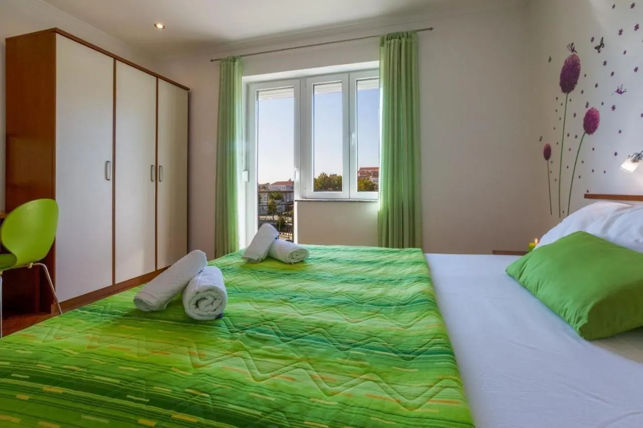 One-Bedroom Apartment Crikvenica 4