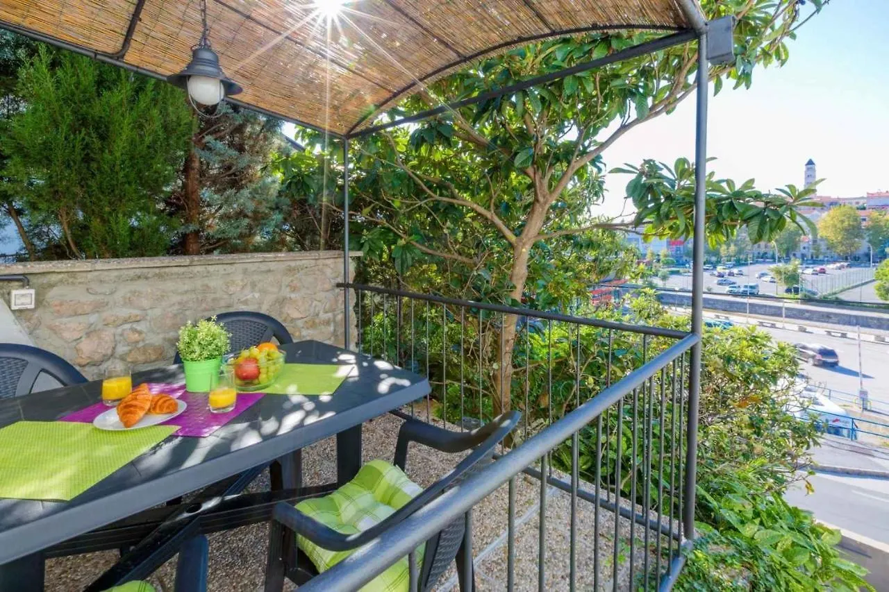 One-Bedroom Apartment Crikvenica 4