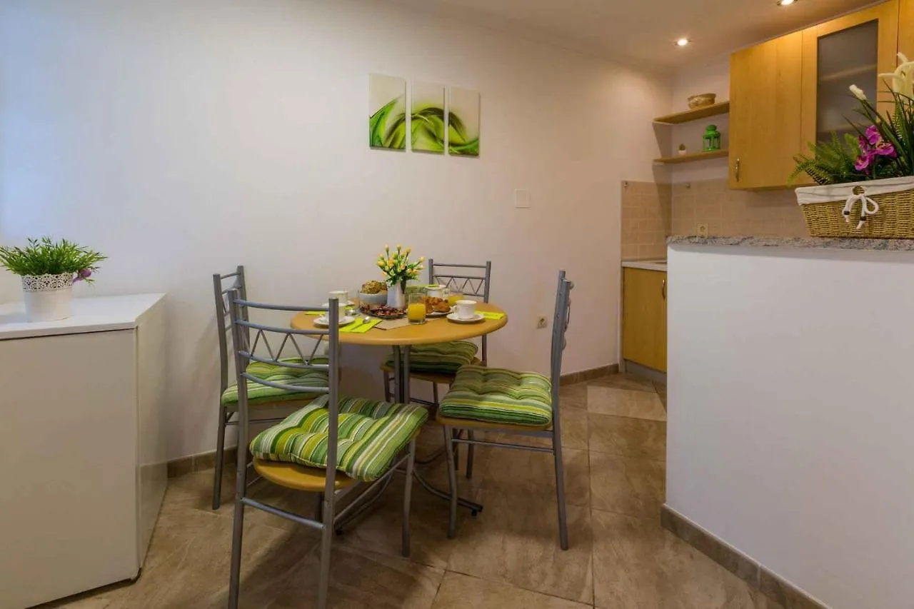 One-Bedroom Apartment Crikvenica 4 0*,  קרואטיה