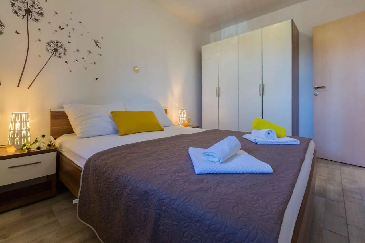 One-Bedroom Apartment Crikvenica 4 Hırvatistan