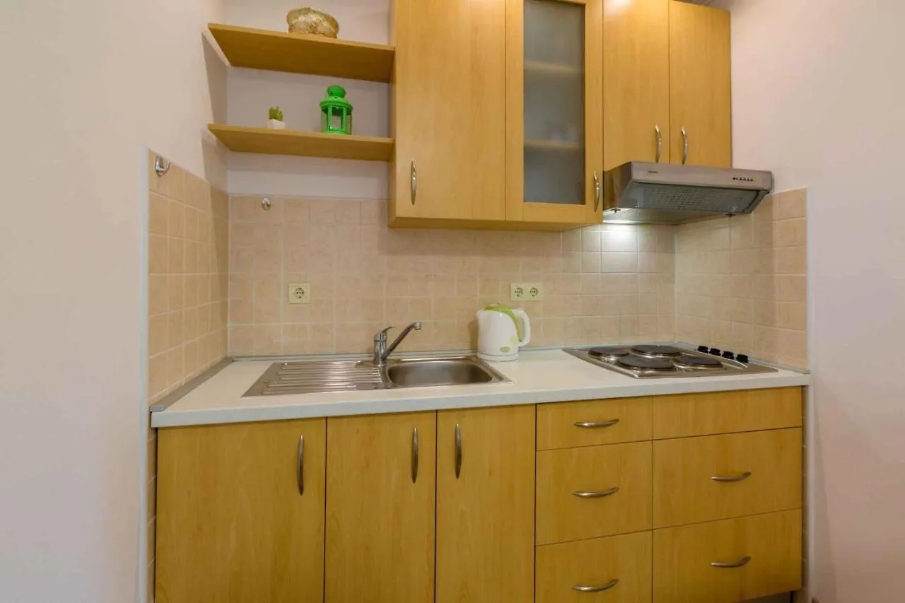 One-Bedroom Apartment Crikvenica 4