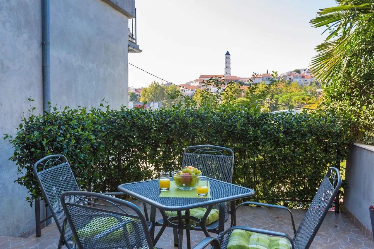 One-Bedroom Apartment Crikvenica 4 0*,
