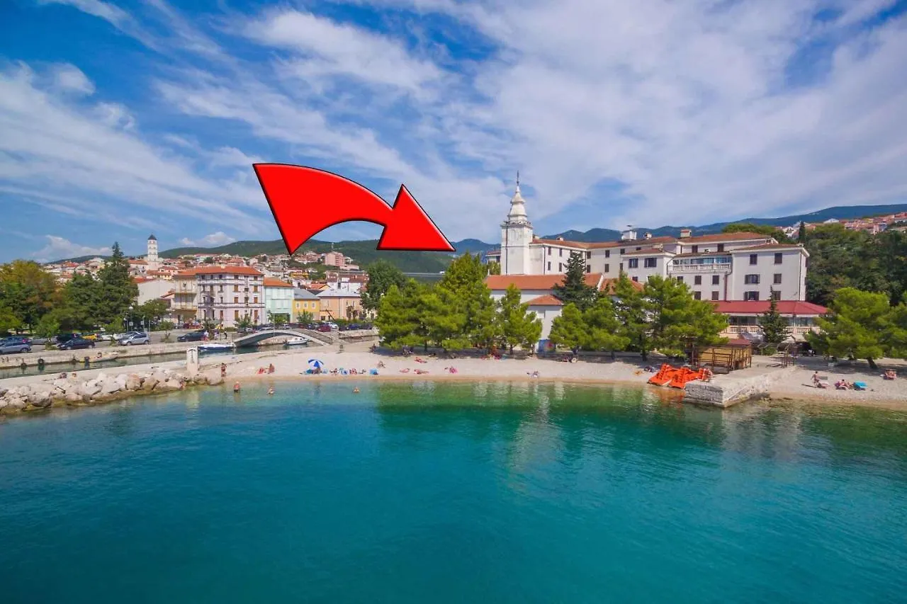 One-Bedroom Apartment Crikvenica 4