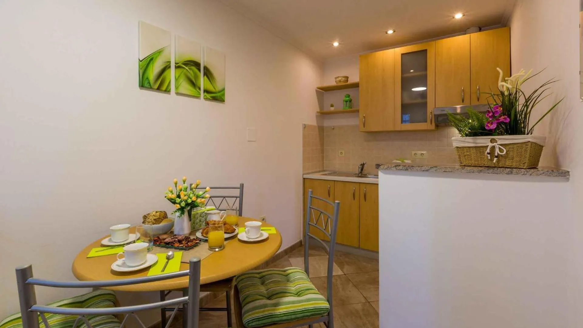 One-Bedroom Apartment Crikvenica 4