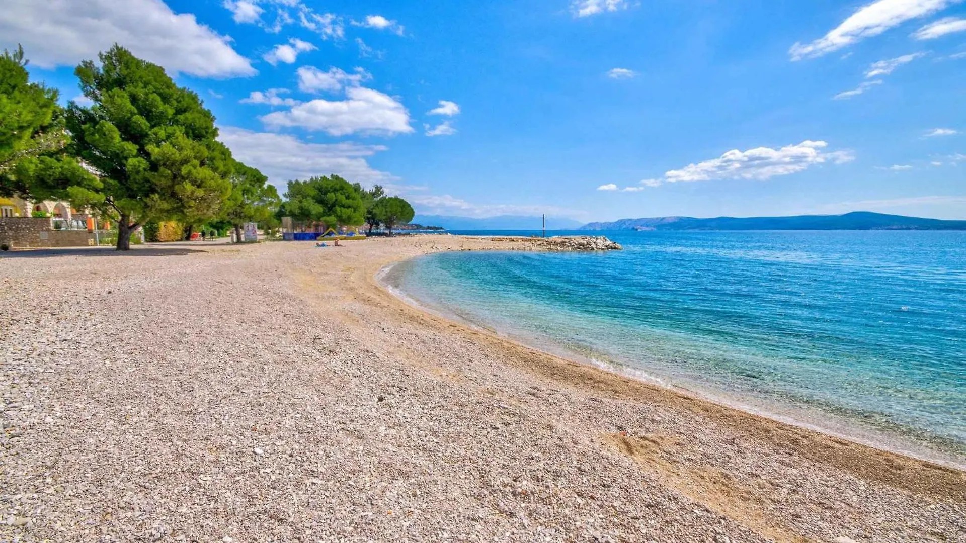 One-Bedroom Apartment Crikvenica 4