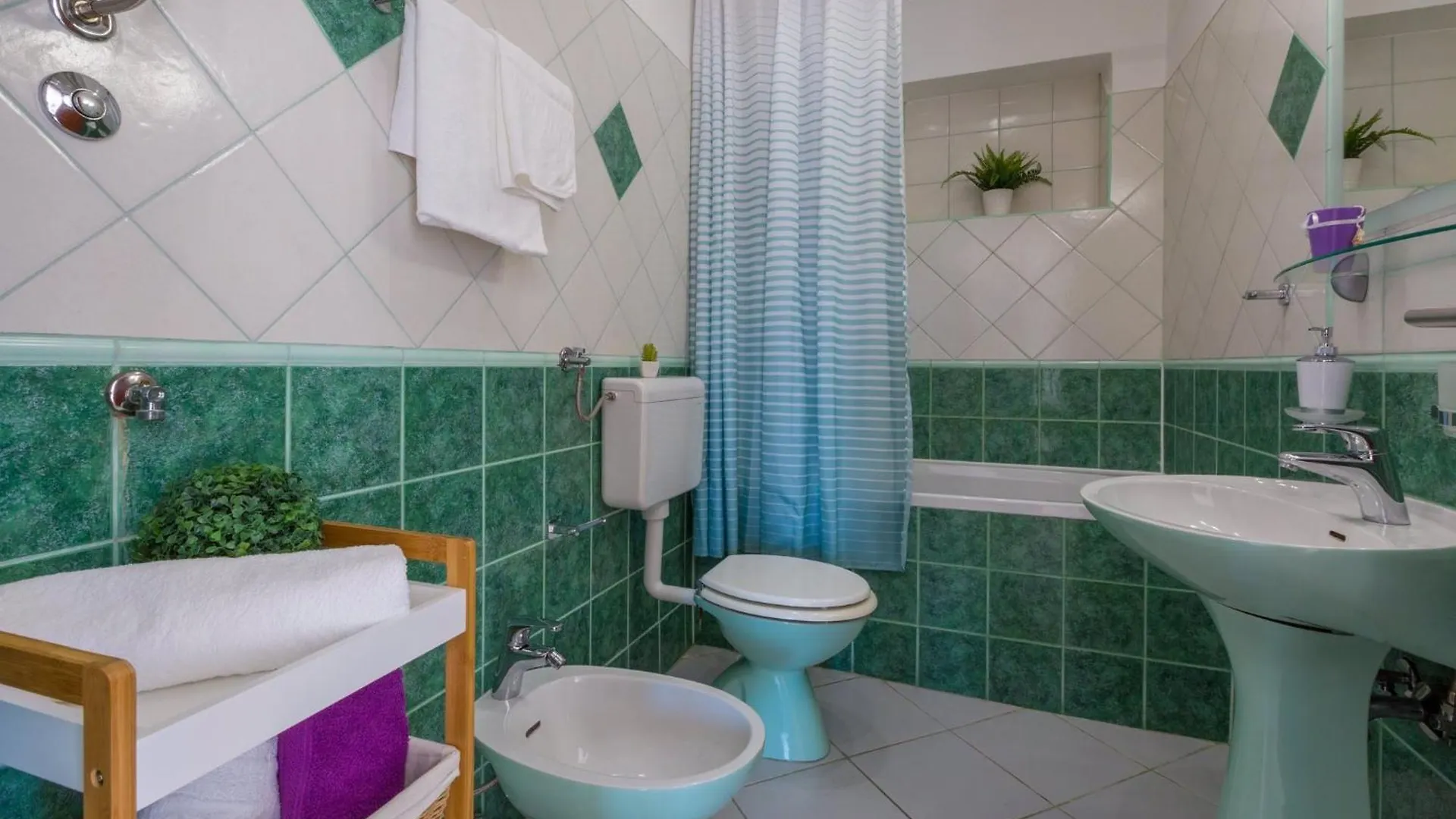 One-Bedroom Apartment Crikvenica 4